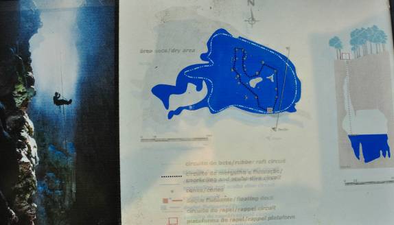 Mapa do Abismo de Anhumas, em Bonito, no Mato Grosso do Sul, mostrando a parte alagada e o túnel de acesso, além do percurso do mergulho